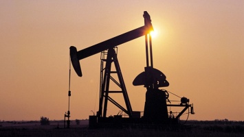 Нефть дешевеет на фоне новостей из Суэцкого канала