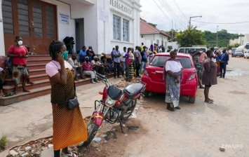 В Мозамбике при нападении боевиков погибло несколько десятков человек