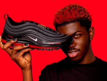 Nike подал в суд на производителя Lil Nas X 'Satan Shoes' за нарушение прав на товарный знак