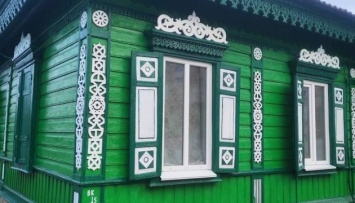 В Чернигове волонтеры восстановили дом с «деревянным кружевом»