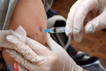 Вакцинацию от COVID-19 прошли более 6000 работников образования ДНР