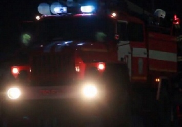 Запарковались: в Одессе пожарные не могли подъехать к дому из-за машин во дворе