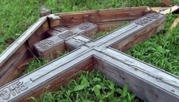 На Винниччине двое подростков повредили 8 памятников на сельском кладбище