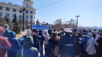 В Хабаровске прошла акция в поддержку депутатов из команды Фургала