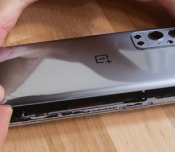 Разборка OnePlus 9 Pro показала сложность ремонта