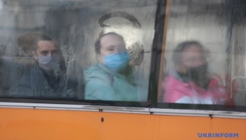 Усиленный карантин в Николаеве - на остановках возникли очереди, а транспорт застрял в пробках