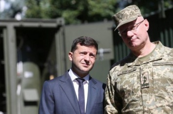 На фоне эскалации ситуации на Донбассе, Хомчак хвалится тем, что запугал президента, - СМИ