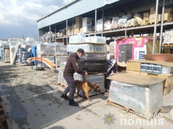 В Харькове из-за "минирования" гипермаркетов эвакуировали почти 2,5 тысячи человек, - ФОТО