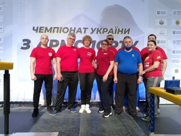Николаевцы завоевали 12 наград чемпионата Украины по армспорту среди спортсменов с поражением опорно-двигательного аппарата и нарушениями зрения (ФОТО)