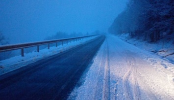 На Закарпатье снежит, самая сложная ситуация - на Ужоцком перевале