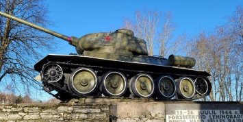 В Латвии хотят ввести штрафы за публичный показ военной техники СССР