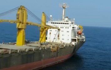 В Красном море судно под иранским флагом попало под ракетные обстрел
