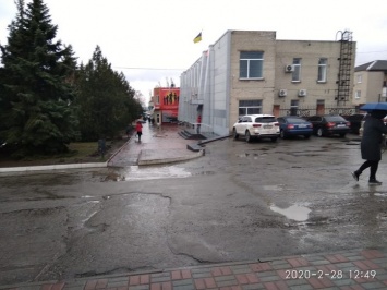 В Терновке канализационные трубы будут затыкать резиновыми мячиками, чтобы насолить должникам
