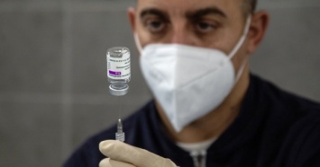 Побочный эффект AstraZeneca: регулятор ЕС подтвердил связь вакцины и образования тромбов