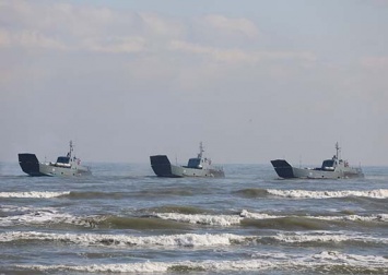 Россия объявила об учениях и перебрасывает десантные и артиллерийские катера Каспийской флотилии из Каспийского в Черное море