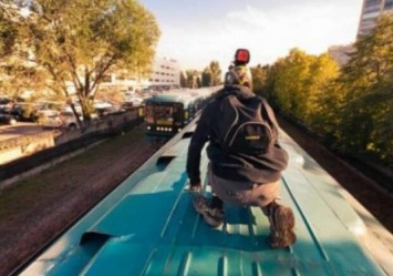 90% ожогов тела: в Одессе подросток взобрался на поезд ради селфи