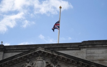 Смерть принца Филиппа: в Британии начался траур