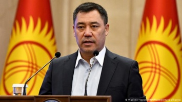 Президент станет ханом? Зачем в Бишкеке опять меняют конституцию