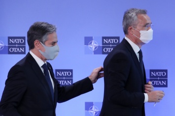 Госсекретарь США обсудил с главой НАТО ситуацию вокруг Украины