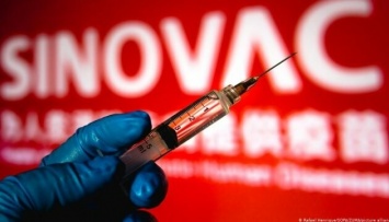 Завтра в Донецкую область привезут китайскую вакцину CoronaVac. Кого будут прививать