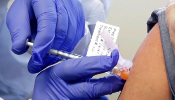 В Европе уже сделали более 100 миллионов COVID-прививок