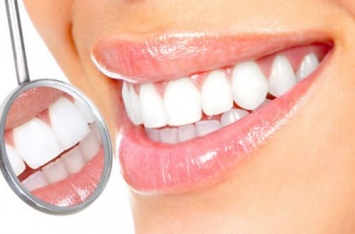 Как отбелить зубы без вреда для здоровья: народные способы