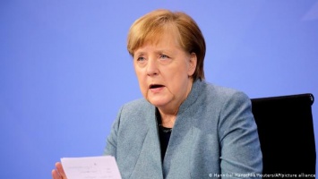 Меркель сделали прививку AstraZeneca. В порядке очереди и без шумихи