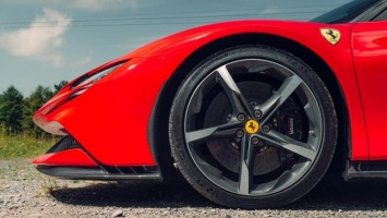 Официально: первый полностью электрический суперкар Ferrari появится в 2025 году