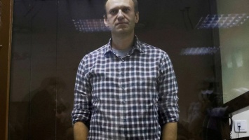 В лагере Навального ожидают новостей о его здоровье, поговаривая, что «на хорошие новости надежды нет»