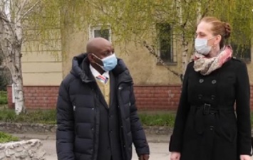 Скандал в Запорожье: таксист отказался везти темнокожего пассажира