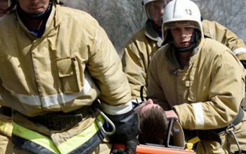В пригороде Херсона спасатели вынесли из горящего дома 68-летнего пенсионера
