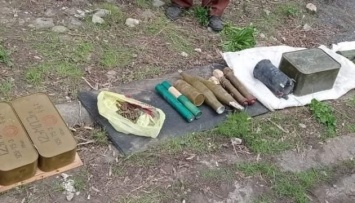 На Луганщине обнаружили большой схрон с боеприпасами