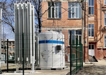 COVID-отделение на 60 коек простаивает: кислородные бочки для харьковских больниц ждут только в июне
