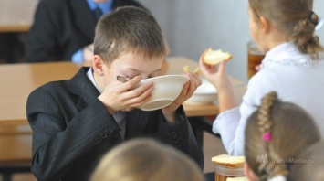 С 1 сентября в Украине введут новые нормы школьного питания