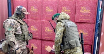 Пограничники и полиция нагрянули в Одесский порт из-за сигарет для магазинов Duty Free