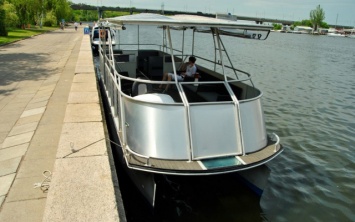 Херсону предложили приобрести электрические катера для перевозки дачников