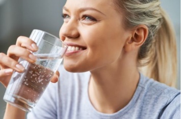 Кипяченая, родниковая или из бутылки: какая вода самая полезная