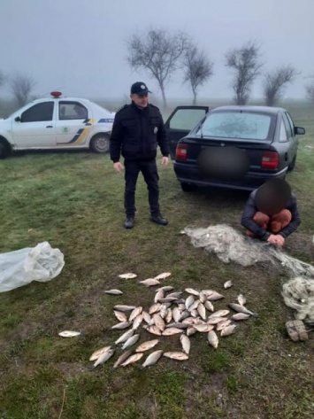 В Кривом Роге полиция задержала браконьера со свежевыловленной рыбой