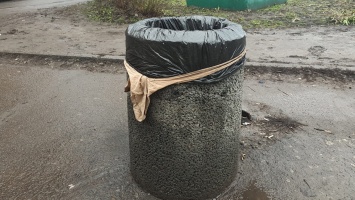 В Кривом Роге за 4,5 миллиона гривен станут очищать и убирать мусорные урны на улицах
