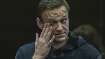 К Навальному пустили врачей и он прекратил голодовку