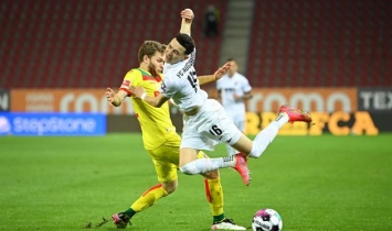 Кельн удержал победу над Аугсбургом в матче с пятью голами