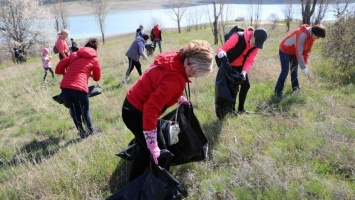 На территории Симферопольского водохранилища собрали свыше 100 кг мусора