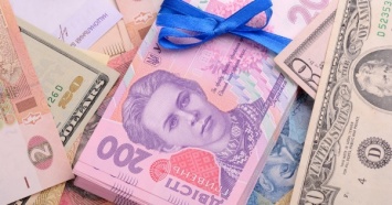 С начала апреля украинцы продали рекордный за 4 года объем валюты