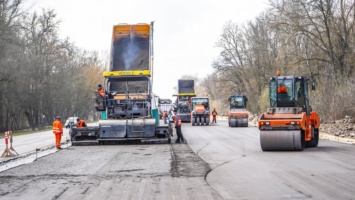 Какие дороги Днепропетровской области отремонтируют за 343 миллиона: где повезет водителям