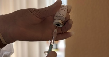 В Харьковской области началась иммунизация людей в возрасте 65+ вакциной AstraZeneca-SKBio