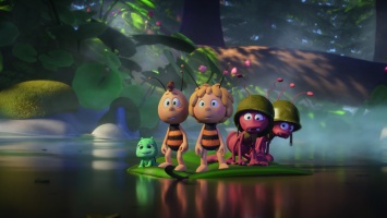 Майя и ее друзья спасают преследователя в отрывке мультфильма «Пчелка Майя: Медовый движ»