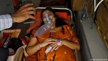 Индия стала горячей точкой: число заболевших коронавирусом шокирует