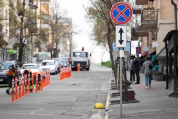 В Киеве на улице Костельной ввели новую схему организации дорожного движения