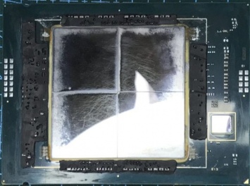 Вскрытие образца Intel Sapphire Rapids показало четыре кристалла на общей подложке