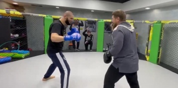 Кадыров устроил спарринг с непобежденным бойцом UFC